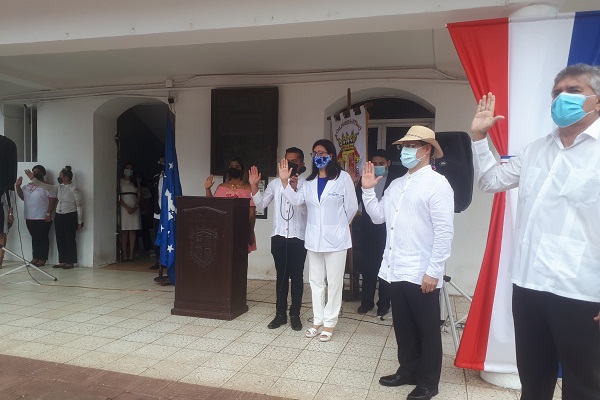 Las autoridades municipales distinguieron en este día a destacados ciudadanos de la ciudad en los actos cívicos, como la doctora Susana de Rodríguez, al profesor Jorge Bermúdez  y al jurista Roberto Ruíz entre otros.