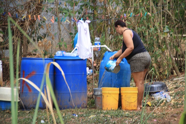  El distrito de Arraiján es una de las regiones del país en donde el Idaan abastece con carros cisternas cerca de 40 comunidades de los corregimientos de Veracruz y Arraiján cabecera.Foto: Eric Montenegro