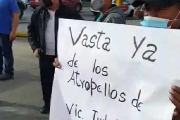 Joaquín Espino, dirigente transportista asegura que se trata de 800 conductores afectados.