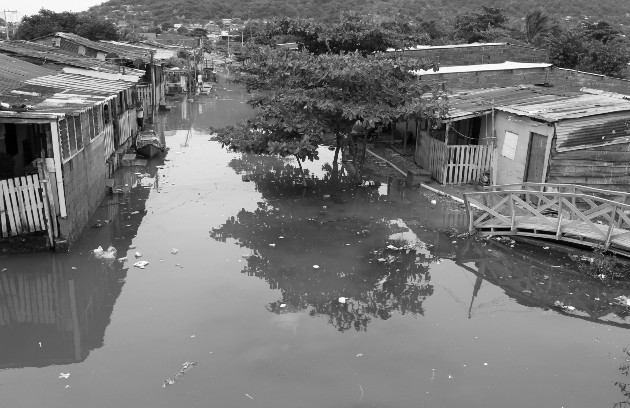 La furia de los huracanes Eta y Iota no nos dejan dudas de que somos vulnerables a los embates de las tragedias naturales. Foto: EFE.