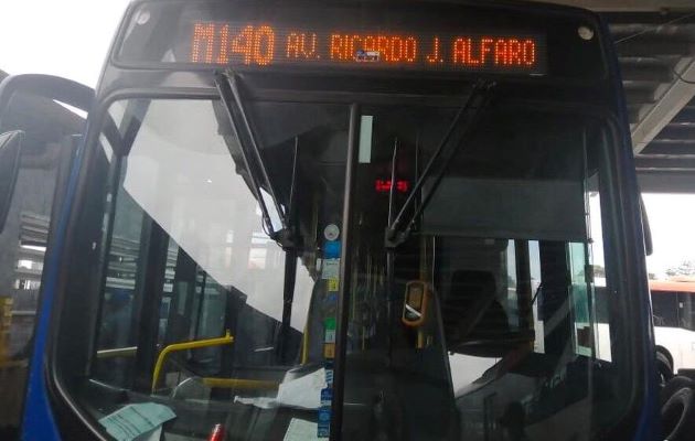 La vía Ricardo J. Alfaro nace en la intersección con la Avenida Manuel Espinoza que pasa por debajo de la vía Simón Bolívar, puente de la Cervecería y recorre todo el corregimiento de Betania hasta la Avenida Domingo Díaz.