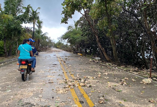 Iota, que tocó tierra la noche del lunes como un poderoso huracán de categoría 4 en Nicaragua, ha causado la muerte de al menos ocho personas en ese país y otras dos en Colombia.