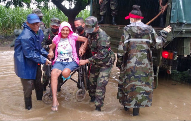 En su recorrido por el norte de Nicaragua, Iota causó inundaciones, deslizamientos de tierra, destrucción y muerte. Foto: EFE.