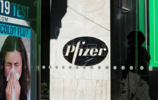 Pfizer desarrolla un vacuna con tecnología de ARN mensajero.