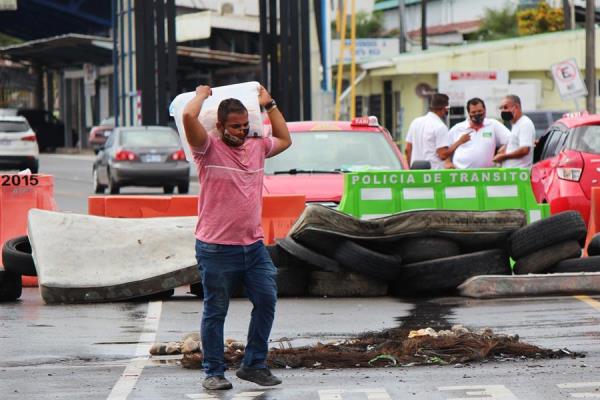 La aduana está ubicada en Paso Canoas.