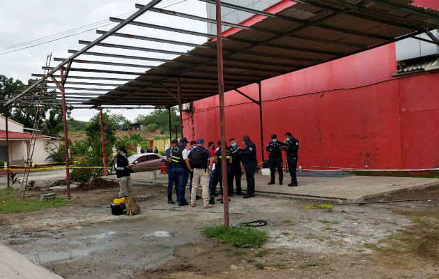 El taller donde se perpetró el crimen está ubicado a orillas de la carretera Panamá-Colón. Foto: Diómedes Sánchez S.