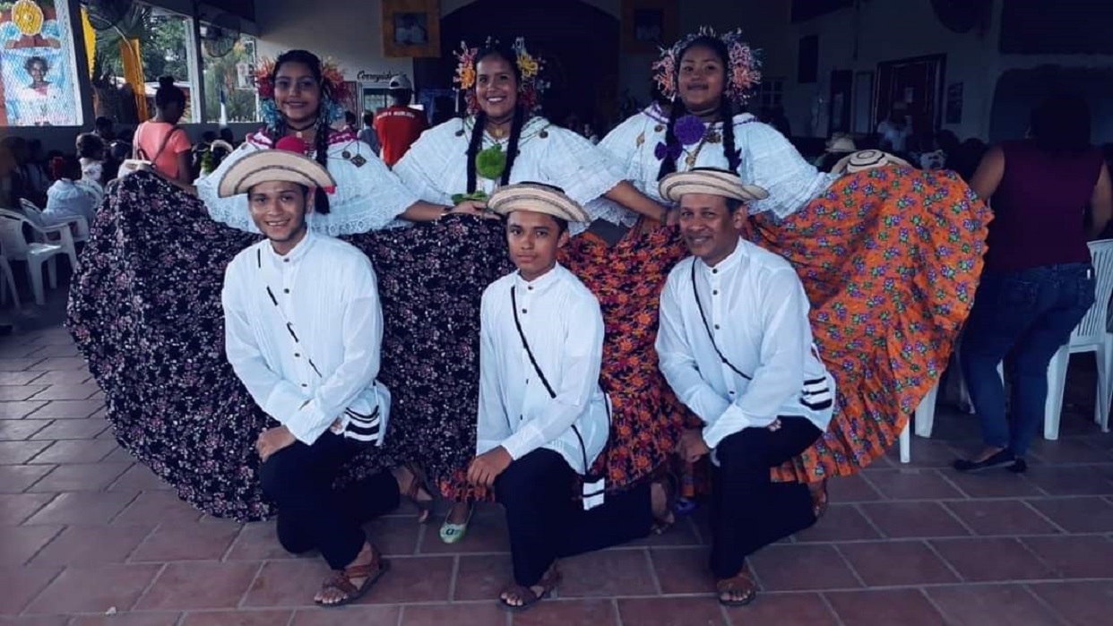 Conjunto Proyecciones Huellas de mi Folklore. @huellasdemifolklore_pty Conjunto Proyecciones Huellas de mi Folklore. @huellasdemifolklore_pty