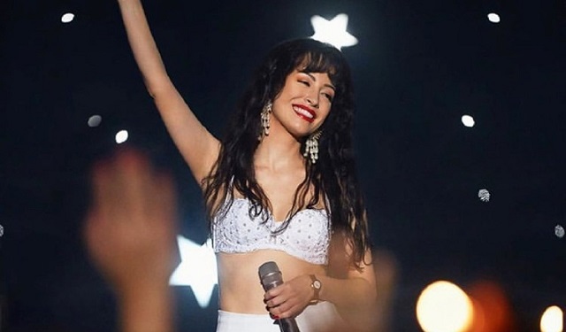 Christian Serratos interpreta a Selena en la serie. Foto: Netflix