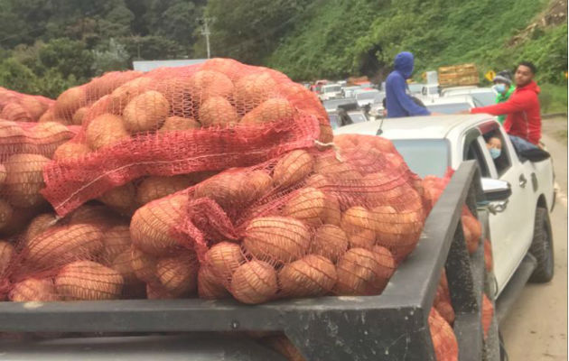 Durante fin de año se incrementa el consumo de cebolla, papa y otros rubros. Foto: José Vásquez.