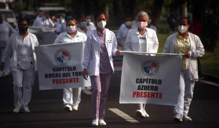 Las enfermeras marcharon a la presidencia el 25 de noviembre y han aplazado medidas de fuerza, esperando respuesta del Ejecutivo. Foto de Víctor Arosemena
