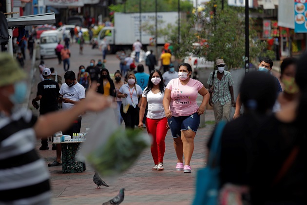 El Ministerio de Salud reportó este lunes 1.511 casos positivos nuevos y 19 muertes más por la COVID-19. Foto: EFE