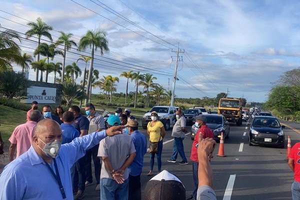 El grupo de transportistas accedió a abrir la vía e instalar una mesa de diálogo con la ATTT.