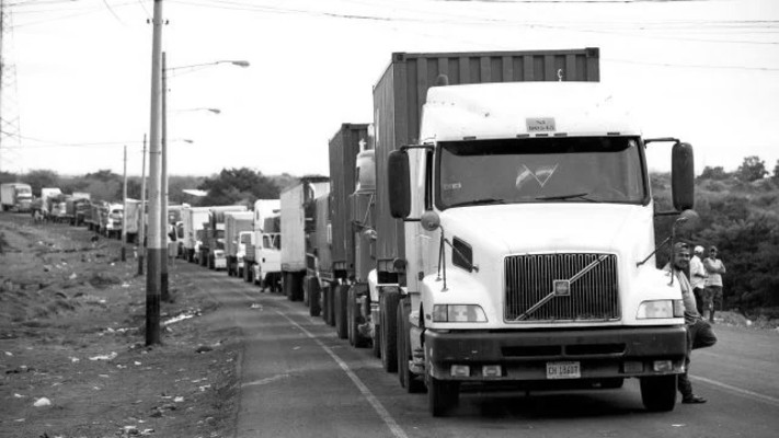 Tras varios días de protestas de camioneros y de medidas recíprocas en la región, Costa Rica aceptó a finales de mayo una flexibilización de las medidas. Foto: EFE.