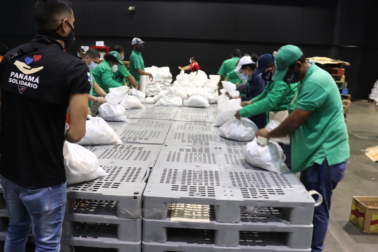 Las bolsas de comida, bajo el paraguas del Mida, también se pagaron mediante partidas interinstitucionales de la CSS. Foto de archivo