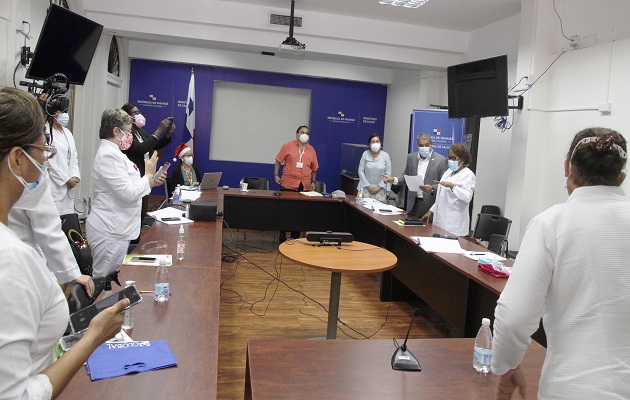 El ministro Luis Sucre y las enfermeras se reunieron hoy.