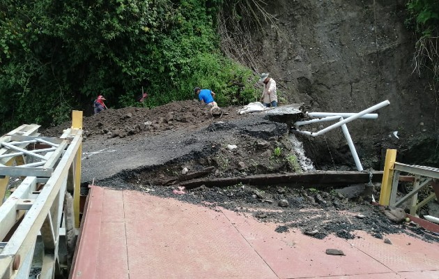 El puente tiene un soporte de carga máximo de 15 toneladas.