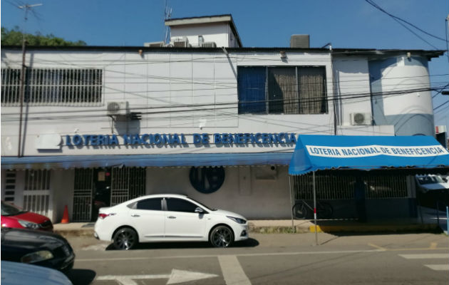 Las oficinas de la LNB en Herrera, fueron cerradas por 48 horas. Foto:Thays Domínguez