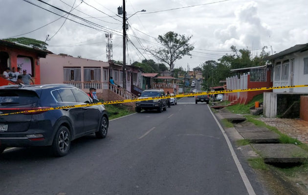Todo el perímetro de la escena del crimen fue acordonado con cinta amarilla. Foto: Diómedes Sánchez S.