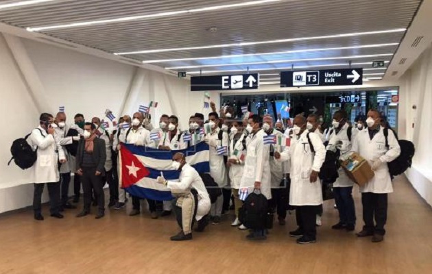 Médicos cubanos ya han confirmado que vendrán al país.