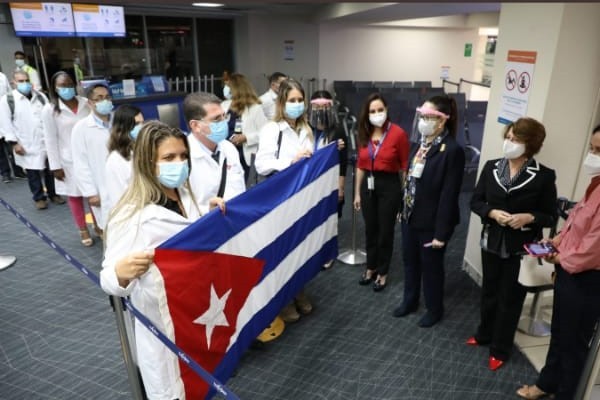 Los cubanos son miembros del Contingente Internacional de Médicos especializados en Situaciones de Desastres y Graves Epidemias, Henry Reeve.