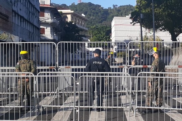 Se trata de un anillo de seguridad que está compuesto por un pie de fuerza de unidades de la Policía Nacional, del Servicio Nacional de Fronteras (Senafront) y otros estamentos de seguridad.