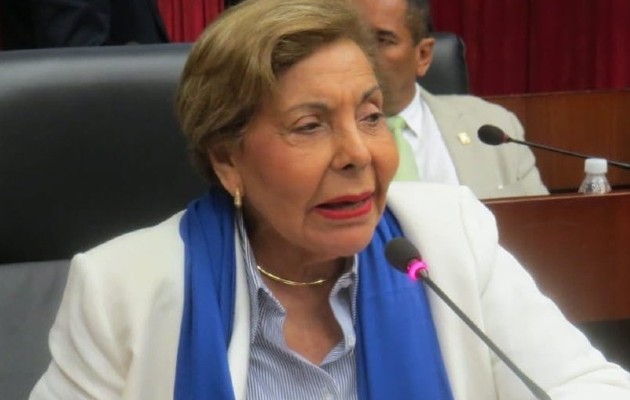 Diputada Mayín Correa sufre la muerte de su colabora del hogar por más de 50 años. 