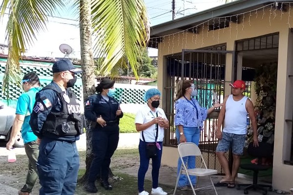 Las autoridades del Ministerio de Salud de la Región de San Miguelito, en conjunto con el equipo Unificado de Trazabilidad Saneamiento Ambiental, Protección de Alimentos, Juez de Paz, Policía Nacional entre otros, procedieron a realizar un operativo.