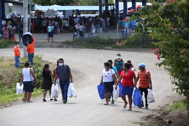 La Dirección de Asistencia Social del Despacho de la Primera Dama donó alimentos y artículos de primera necesidad a más de 500 familias en el Valle de Riscó. Foto cortesía