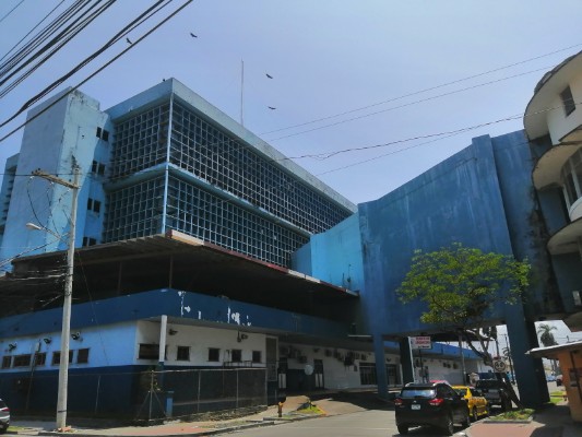La persona que fue atacada por los delincuentes fue llevado al cuarto de urgencias del Complejo hospitalario Dr. Manuel Amador Guerrero. 