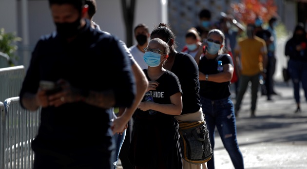 La vacuna contra la covid, que se espera comience a llegar al país este enero, es un factor decisivo para la recuperación. Foto/EFE