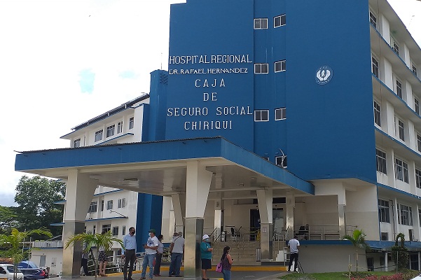Los médicos cubanos llegaron para reforzar el equipo sanitario en el hospital Rafael Hernández. Archivo 
