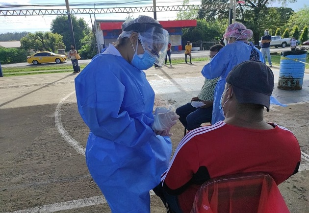 A la fecha se aplicaron 7.703 pruebas nuevas de contagio para detectar la covid-19. Foto cortesía Minsa