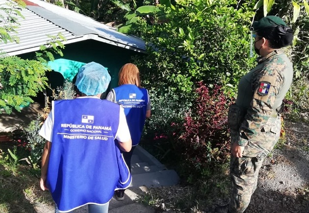 El Equipo Unificado de Trazabilidad realiza todos los días recorrido de inspección para verificar pacientes positivos por covid-19 en el país. Foto cortesía Minsa