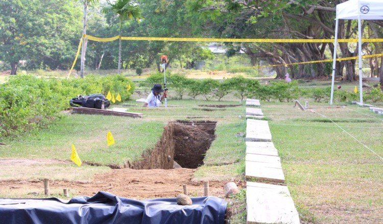 Las exhumaciones en el Jardín de Paz, el año pasado, comenzaron en enero.  Foto de archivo