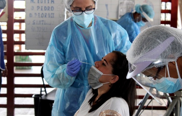 un total de 2,743 pacientes contagiados con el nuevo coronavirus permanecen hospitalizados. Foto:Cortesía