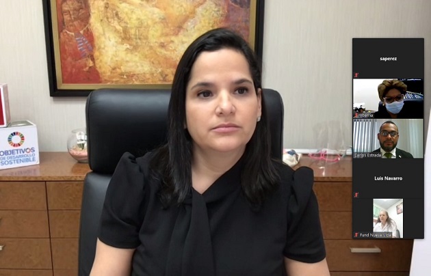 La ministra María Inés Castillo de Sanmartín dijo que existe una deuda social con las mujeres que debe ser saldada con la participación de todos los sectores del país.