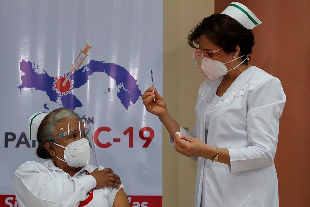 La fase inicial de vacunación en Panamá ya terminó. Foto: EFE