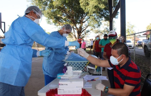 El lunes 01 de febrero el Minsa instalará tres puestos fijos para realizar pruebas rápidas de #COVID19 en Veraguas. Foto:Minsa