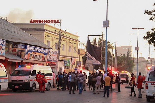 Al menos cinco muertos en un atentando de Al Shabab en un hotel de Mogadiscio. Foto:EFE