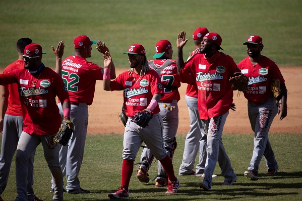 Jugadores de Panamá festejan el triunfo. Foto:EFE