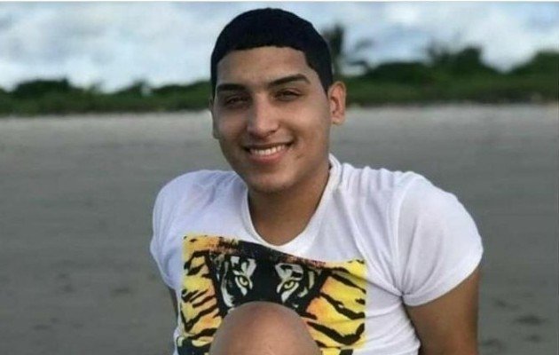 Enrique Ryce fue torturado y descuartizado. Enrique Ryce fue torturado y descuartizado.