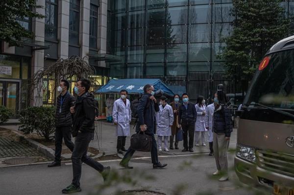 Expertos de la Organización Mundial de la Salud están en Wuhan.