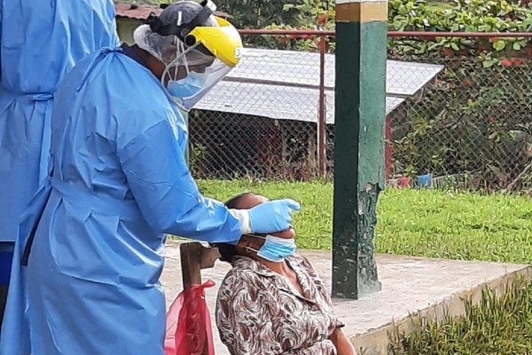 Hoy se implementó una jornada masiva de hisopado a los residentes de la comunidad de San Isidro, corregimiento de Tulú en la provincia de Coclé.