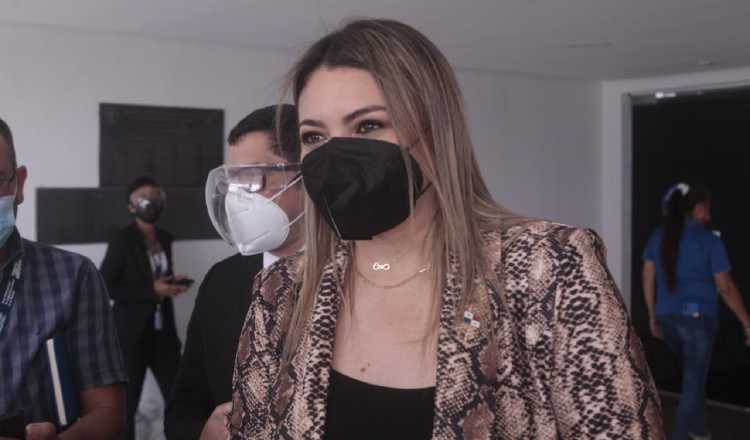 La ministra de Trabajo, Doris Zapata, acudió ayer a la Asamblea.  Foto: Víctor Arosemena