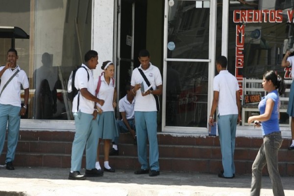 De un promedio de 100 padres de familia por plantel educativo, por ejemplo solo 30 o 20 podían realmente cumplir con los pagos o mensualidades, dijo García.