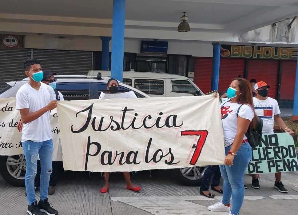 Los familiares gritaron consignas pidiendo justicia. Foto: Diómedes Sánchez 