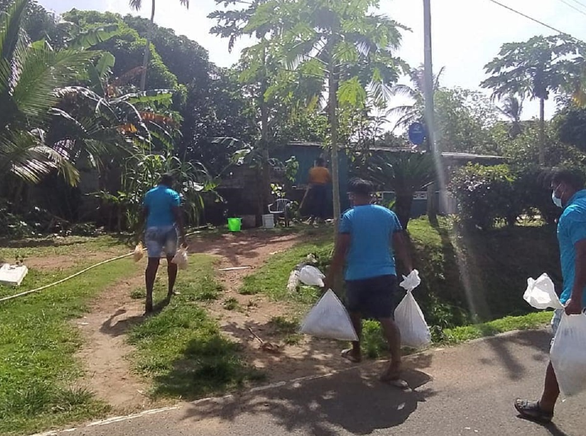 Supuestamente, había familias a las que no les entregaban las bolsas con víveres. Foto: Diómedes Sánchez 