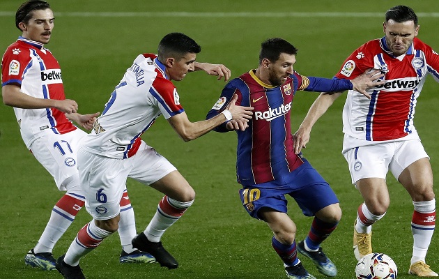 Messi marcó dos goles ante el Alavés.