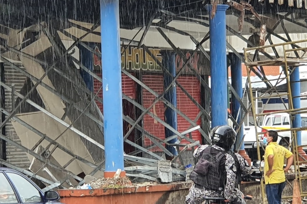 Una ronda policial Lince acudió al área en labor de vigilancia. Foto: Diómedes Sánchez 