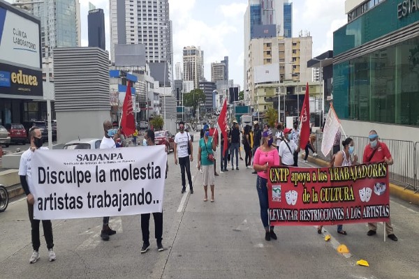 Este grupo manifestó que la mayoría a la fecha aún se encuentran sin trabajo producto de la crisis económica de la pandemia y lo peor es que son el último bloque en ser reactivado.